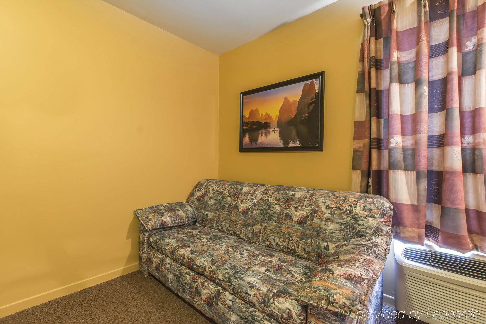 Econo Lodge Cabano Экстерьер фото