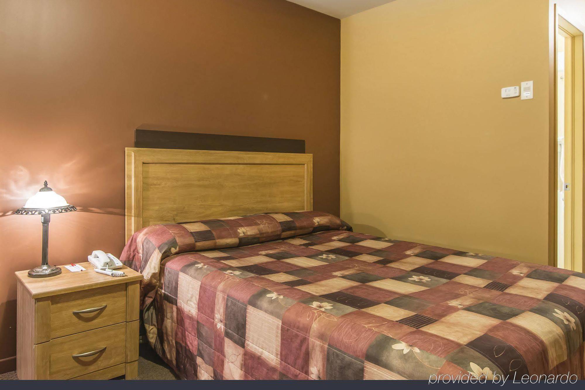 Econo Lodge Cabano Экстерьер фото