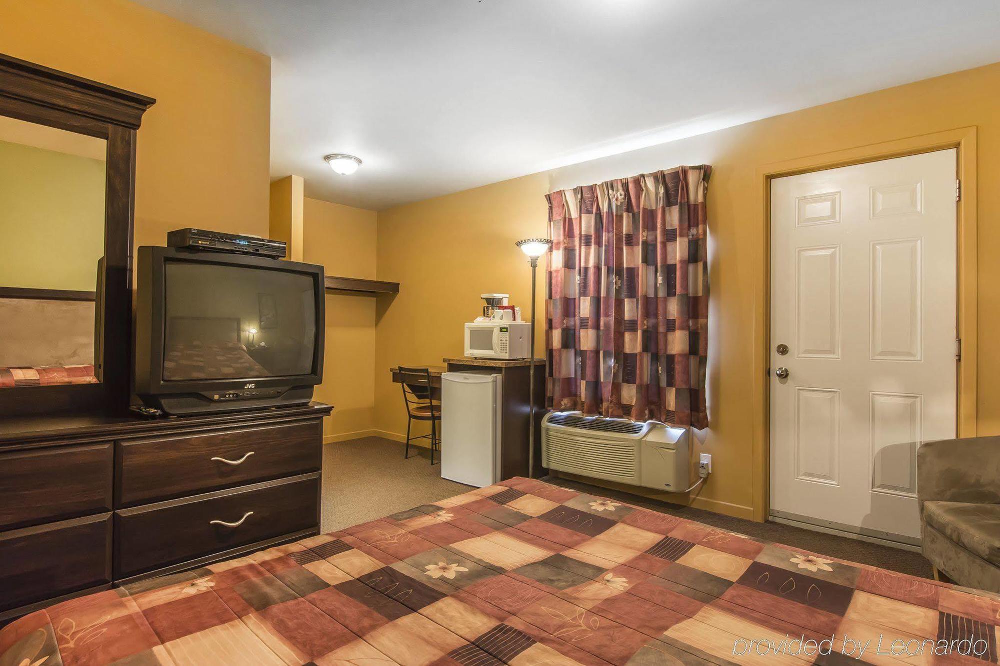 Econo Lodge Cabano Экстерьер фото