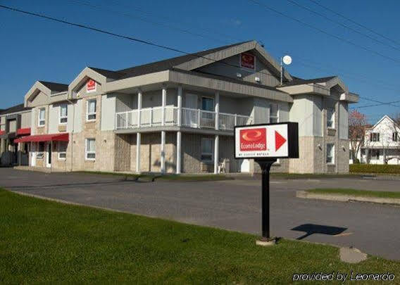 Econo Lodge Cabano Экстерьер фото